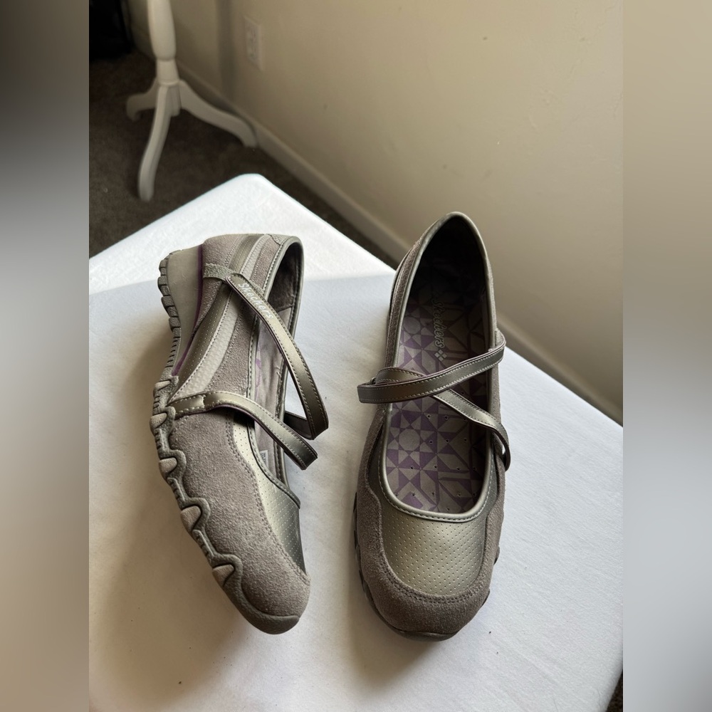 Skechers Taupe Strappy Cushioned Wedge heel shoes Size 10